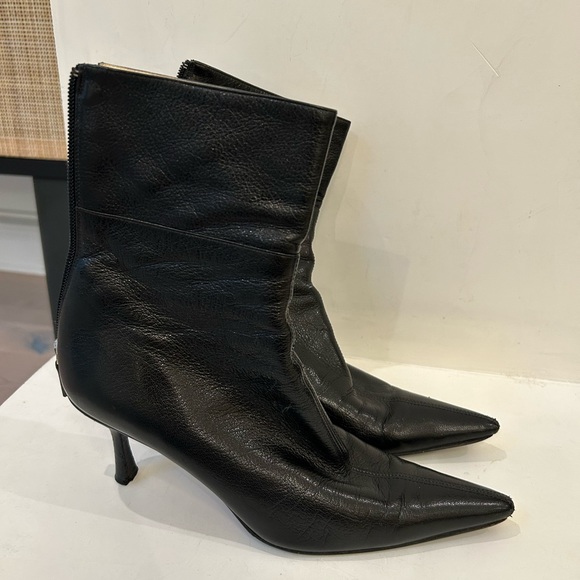 Gucci Black Leather Pointed Toe Ankle Zipper Boots with New Sole and Heel Caps - Picture 3 of 9